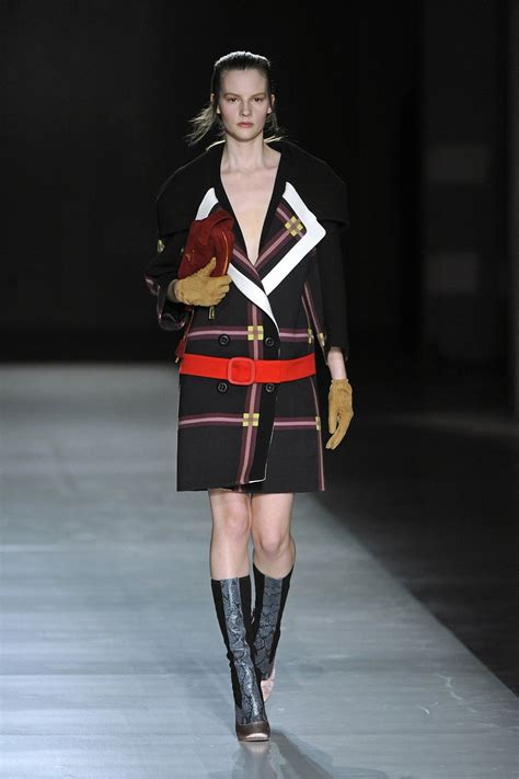 prada 2011 winter collection|FW 2011 Womenswear .